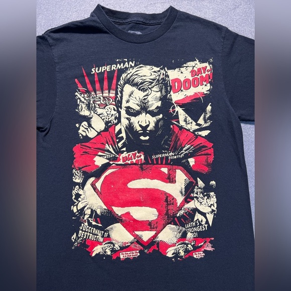Superman Men’s Small Black Graphic T-Shirt Day of Doom DC Comics - Picture 2 of 5